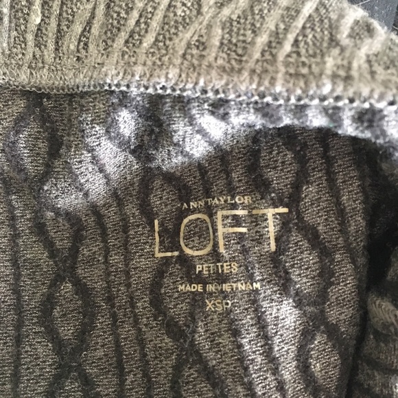 3/25!!!⭐️ LOFT Grey Leggings - Picture 3 of 3